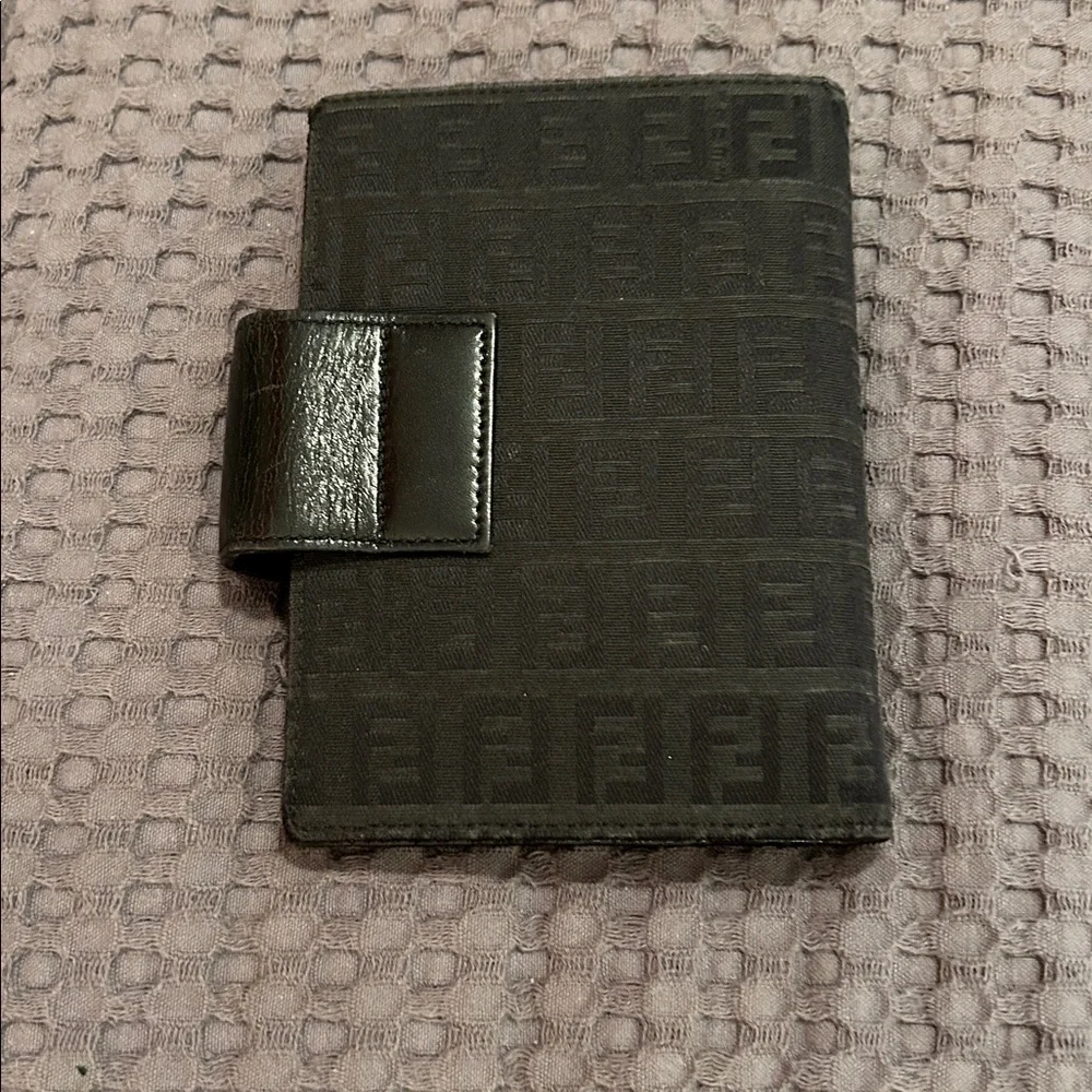 Fendi Black Card Holder with Silver Logo
Agenda Book / Passport Holder - Picture 2 of 10